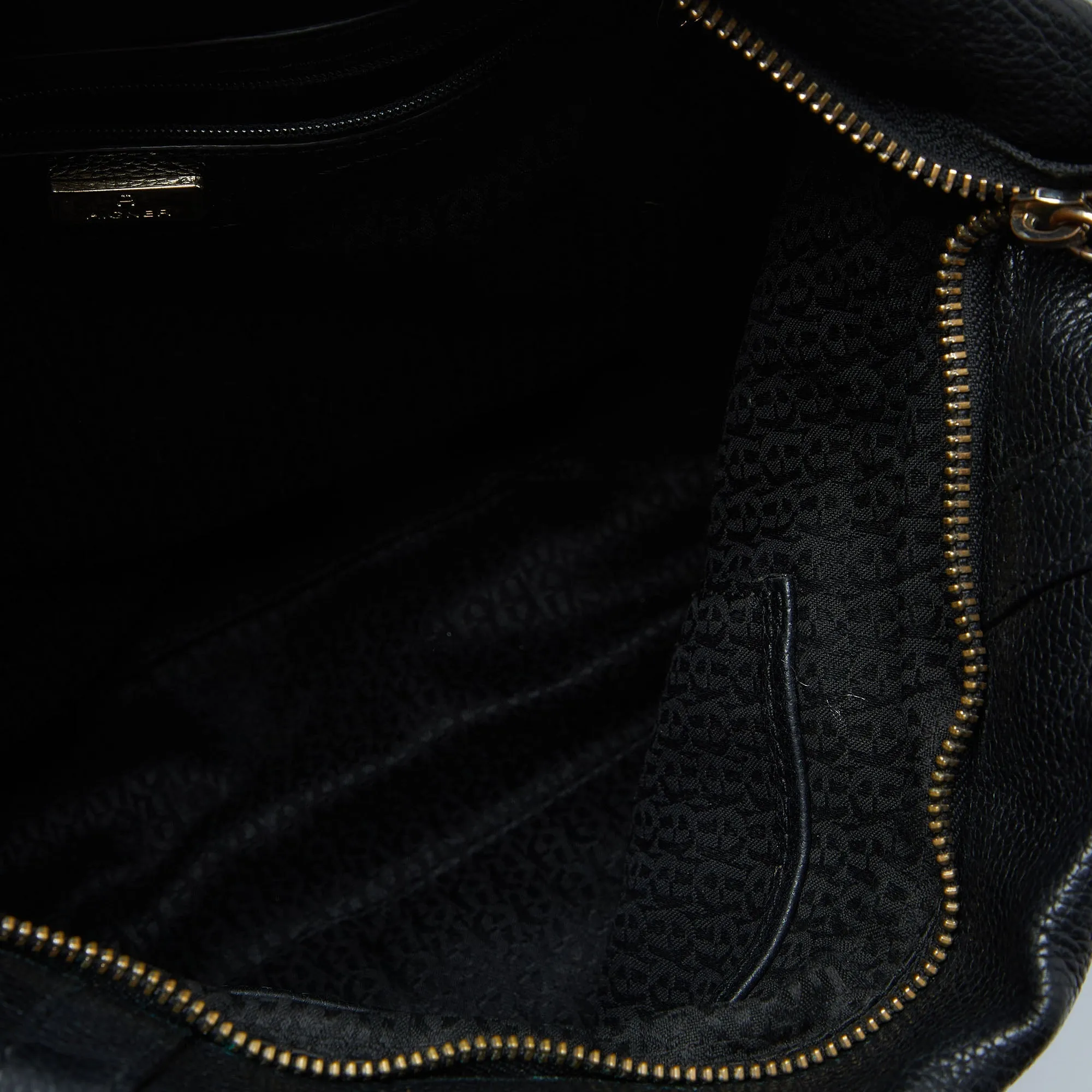 AIGNER Black Leather Zip Hobo