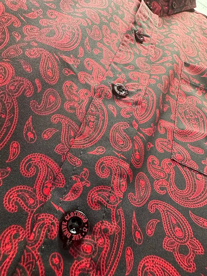 ESSENTIAL BLACK RED PAISLEY BUTTON UP